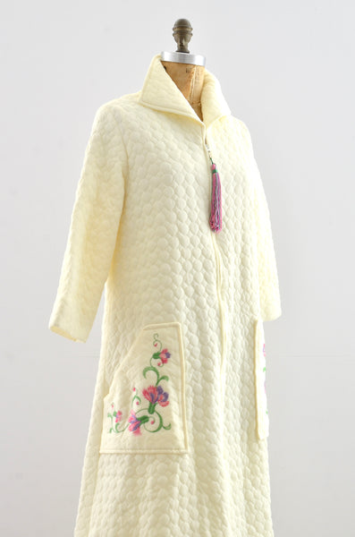 Vintage Dela-Ann Quilted Lounge Gown