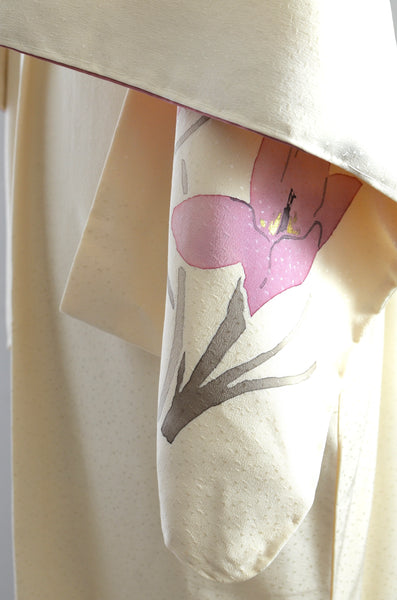 "Rirakkusu" Border Floral Kimono