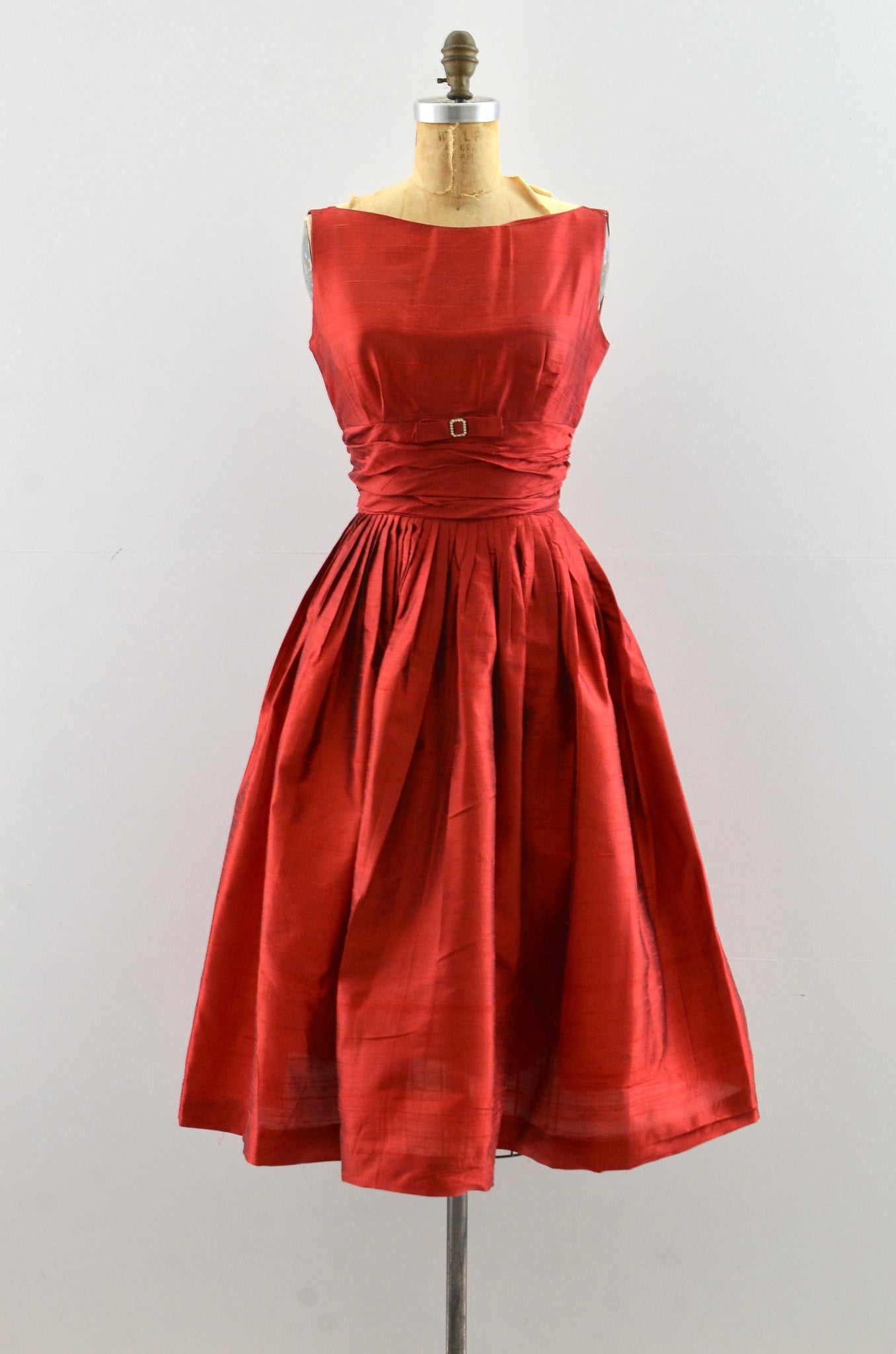 Red silk deals cocktail dress