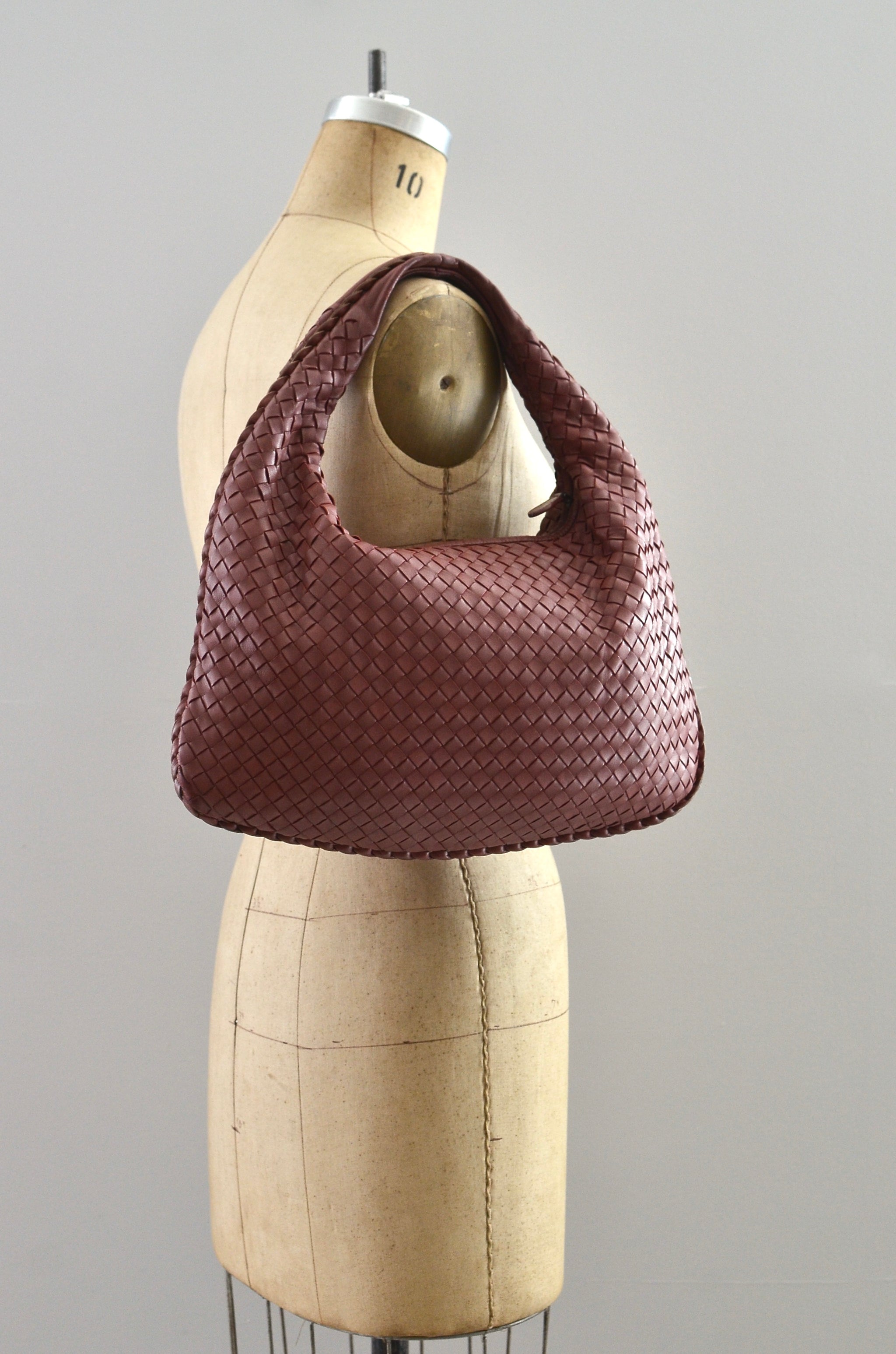 Bottega Veneta Medium Intrecciato Veneta Hobo Bag – Pickled Vintage Bottega Veneta Medium Intrecciato Veneta Hobo Bag – Pickled Vintage