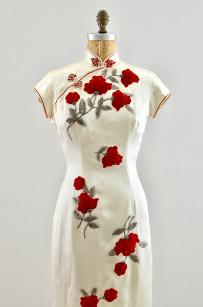 Vintage 1950's Red Velvet Floral Beaded Cheongsam