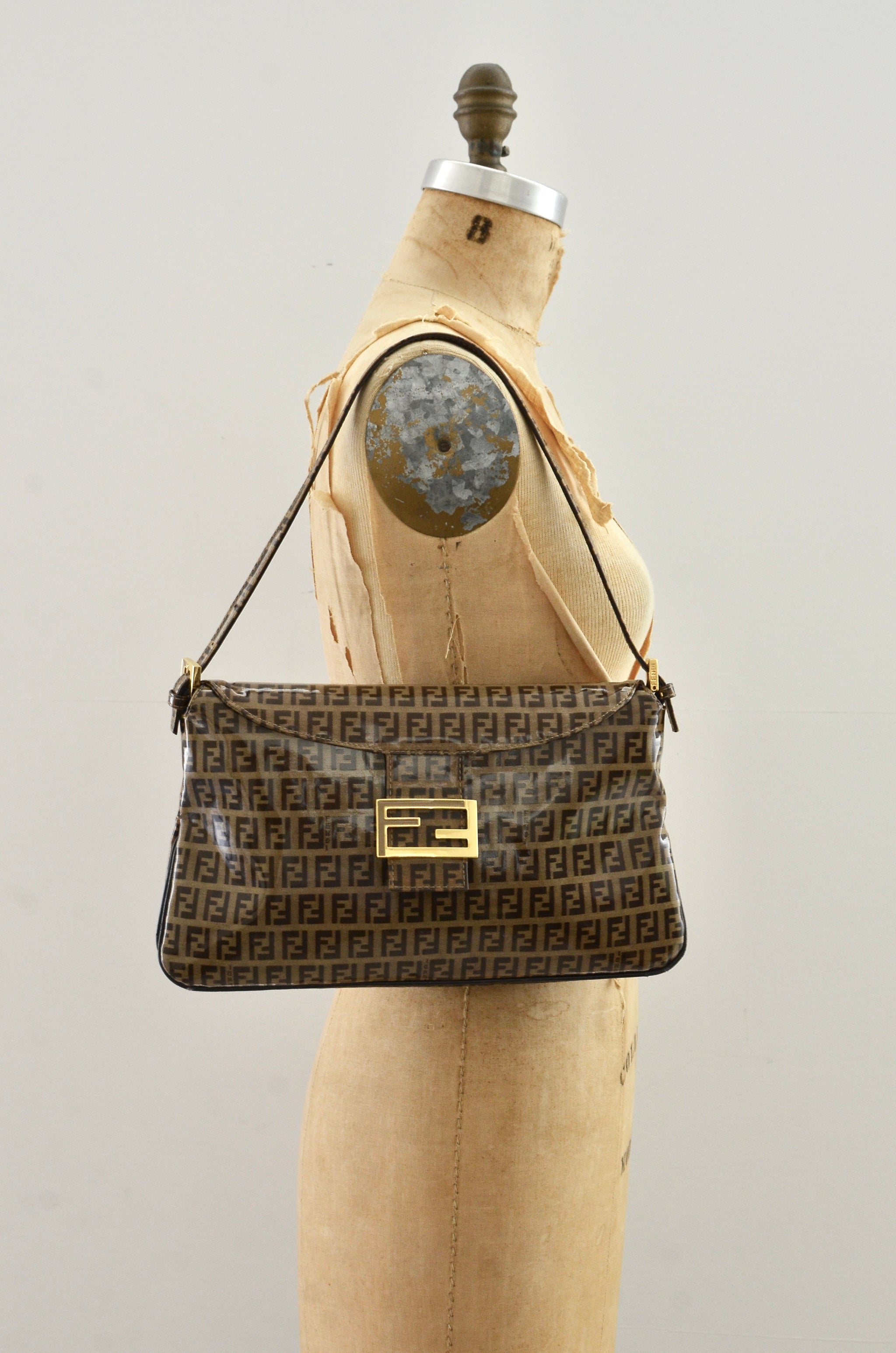 8E40354B-5359-44BD-883A-