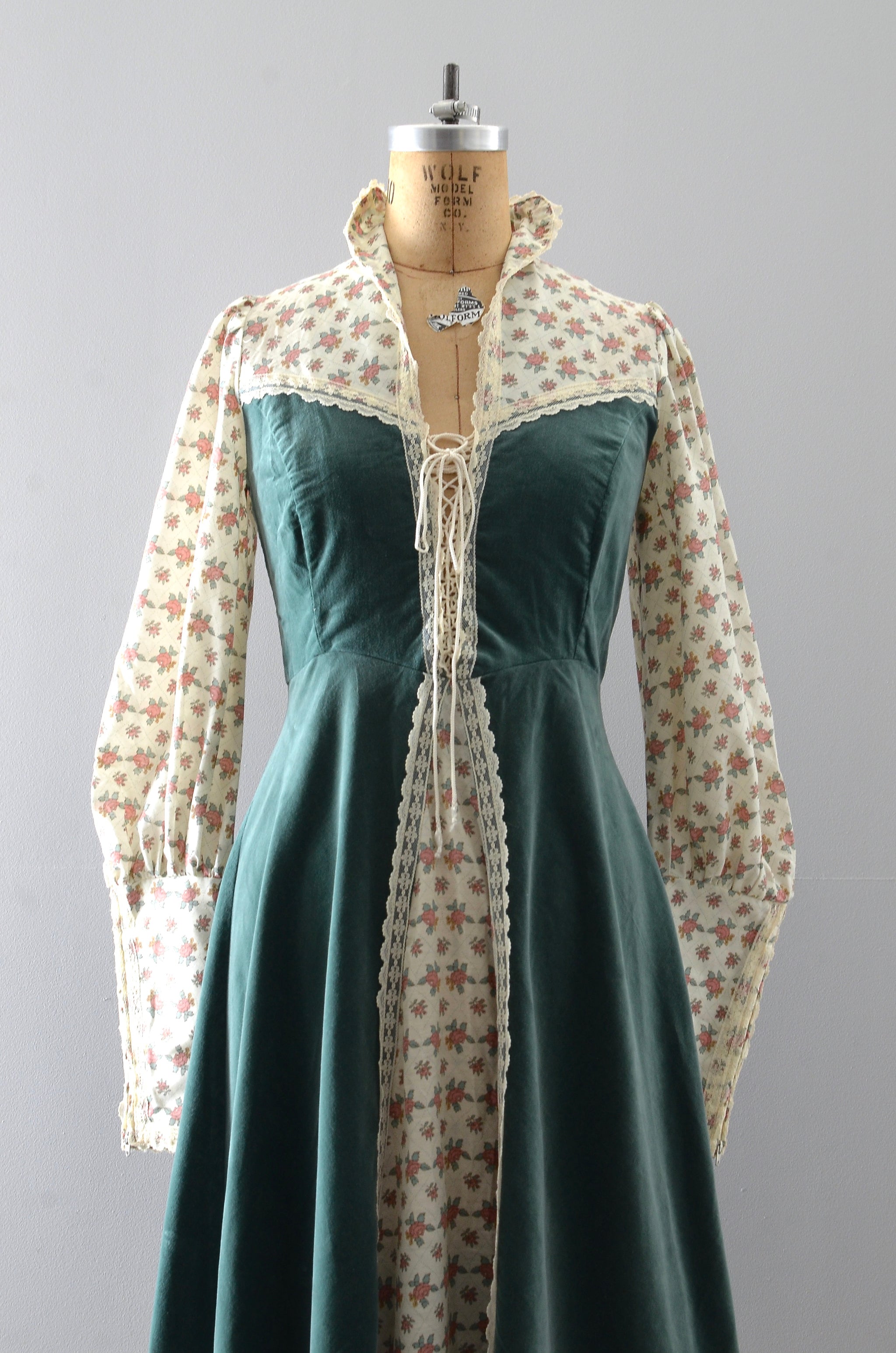 green emerald velvet dress Shop Stunning Gunne Sax Inspired Dress main image 0
