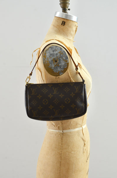 Louis Vuitton Pochette Monogram Canvas