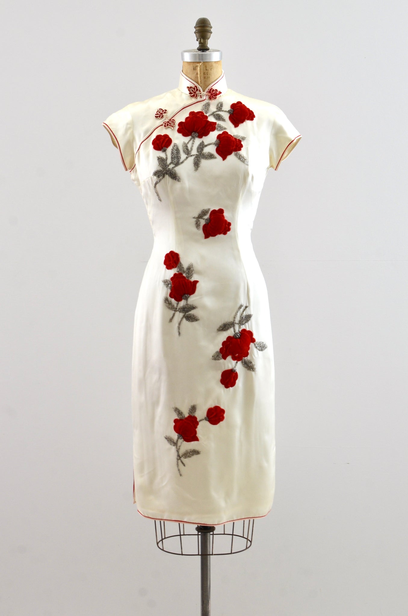 Vintage 1950's Red Velvet Floral Beaded Cheongsam