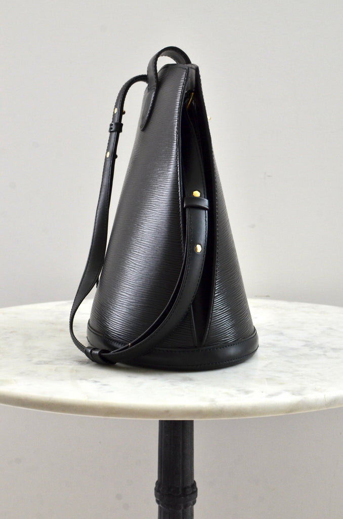 Louis Vuitton Vintage - Epi Cluny Bag - Black - Leather and Epi Leather  Handbag - Luxury High Quality - Avvenice