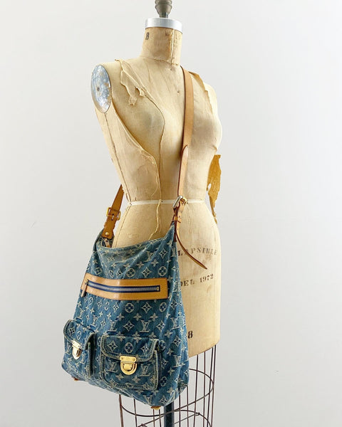 Louis Vuitton Baggy GM Denim Sling Bag
