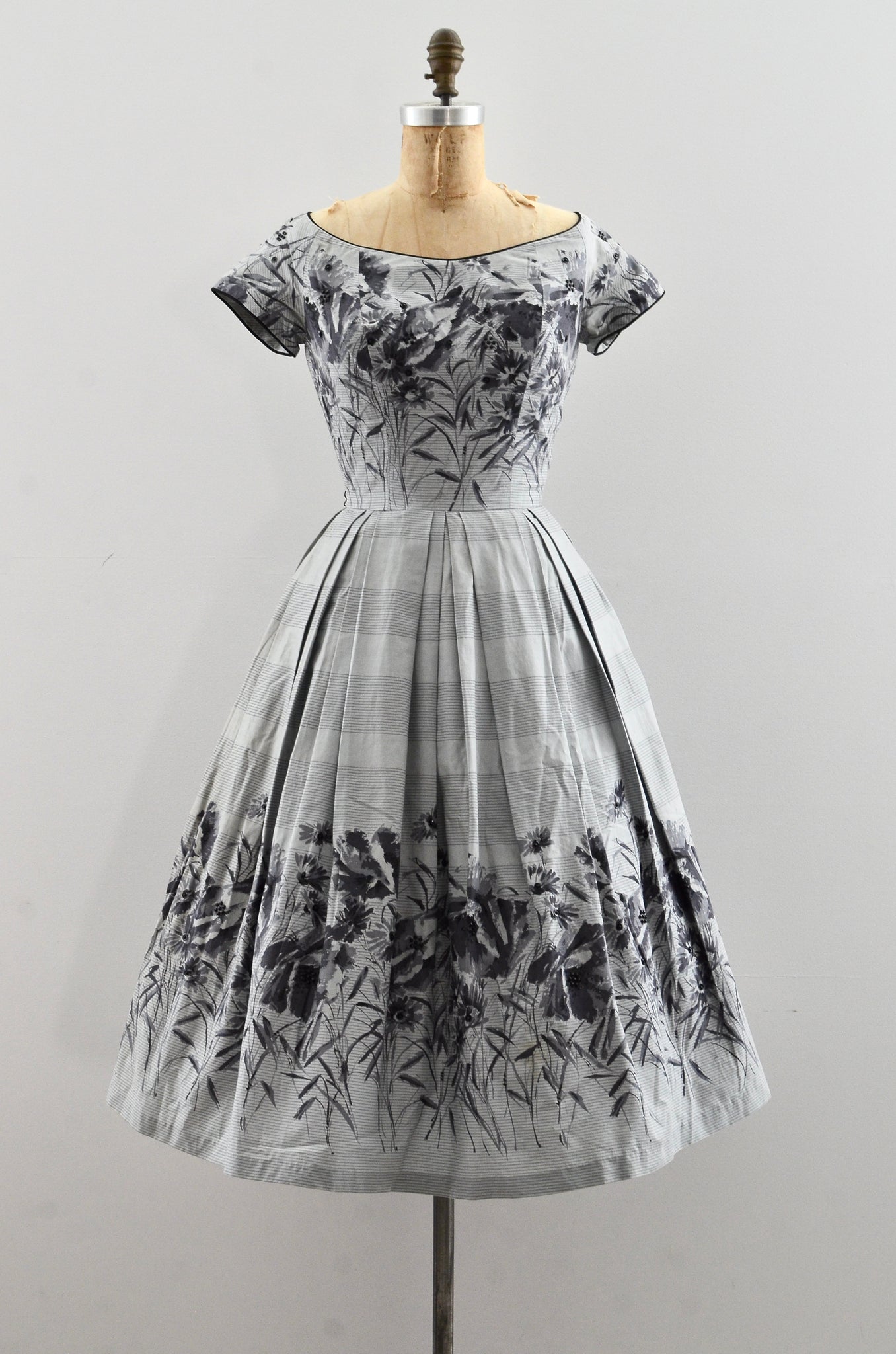 "Twilight" Jackie Morgan Border Print Dress / S M