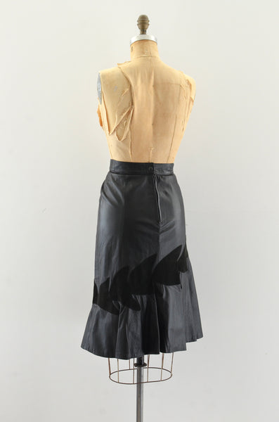 Flared Leather Skirt / XS S