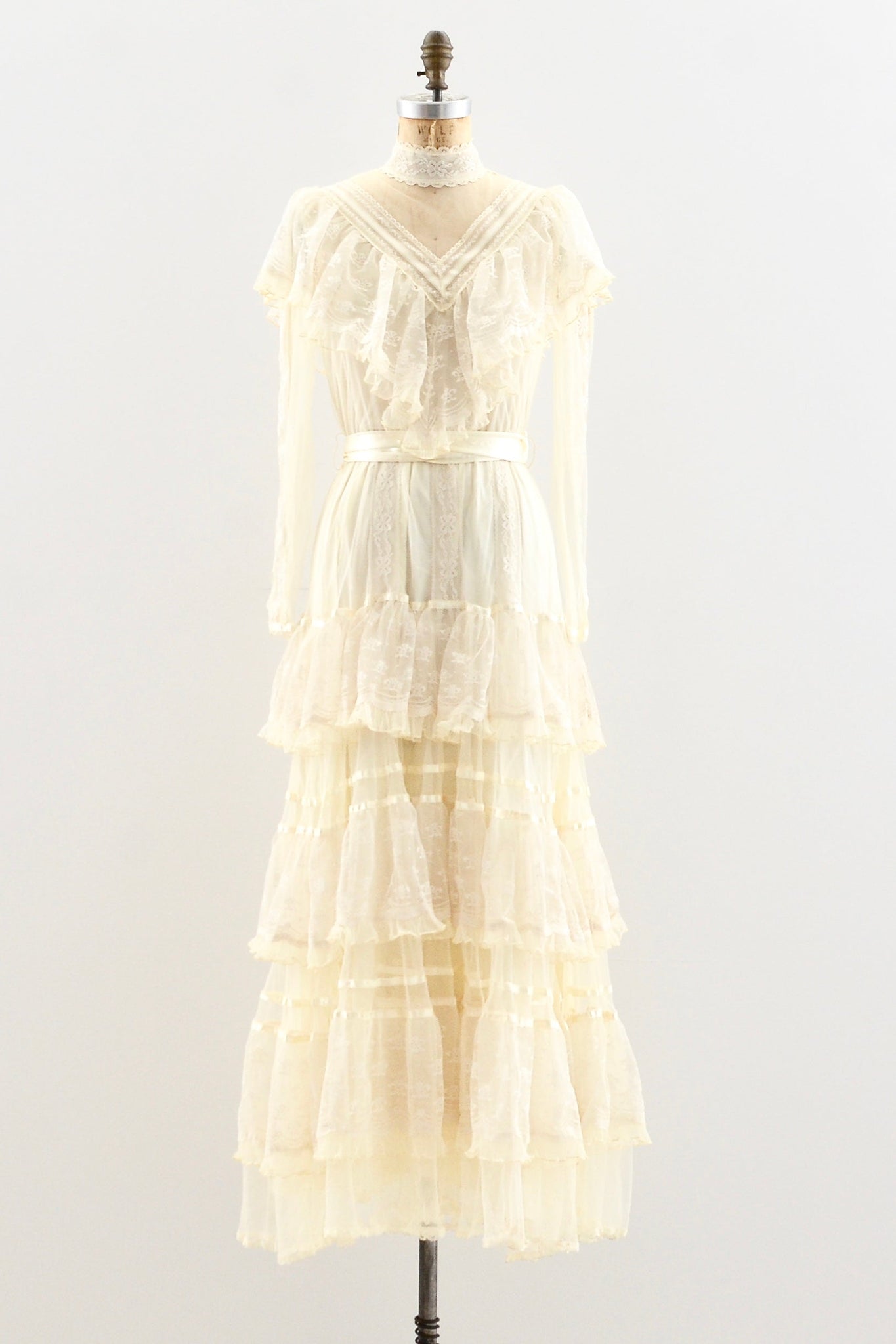 Ethereal Lace Dress / S