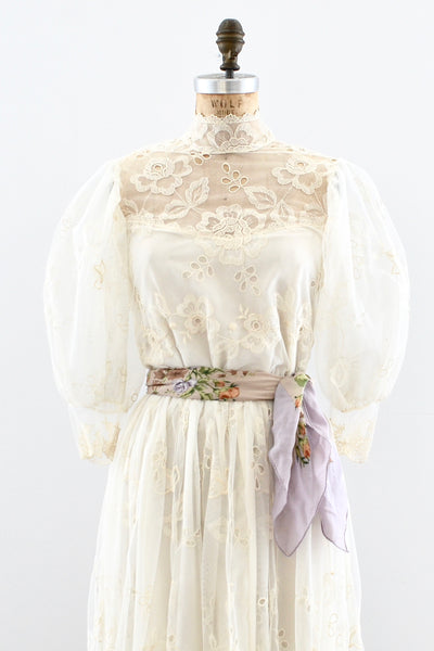 Puff Sleeve Lace Dress / S M