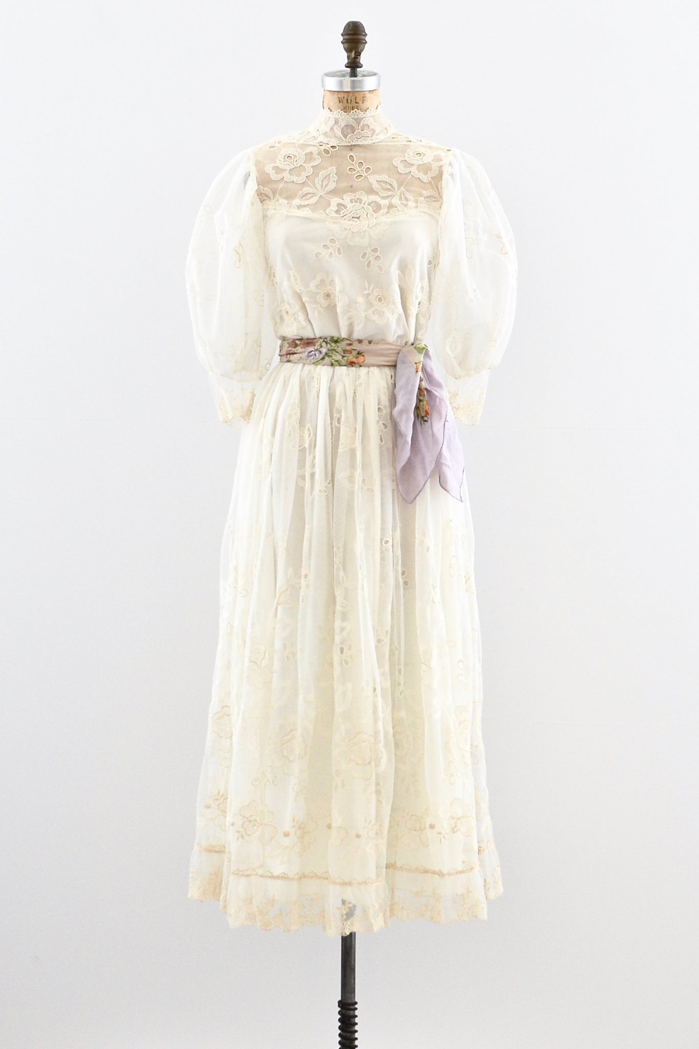 Puff Sleeve Lace Dress / S M