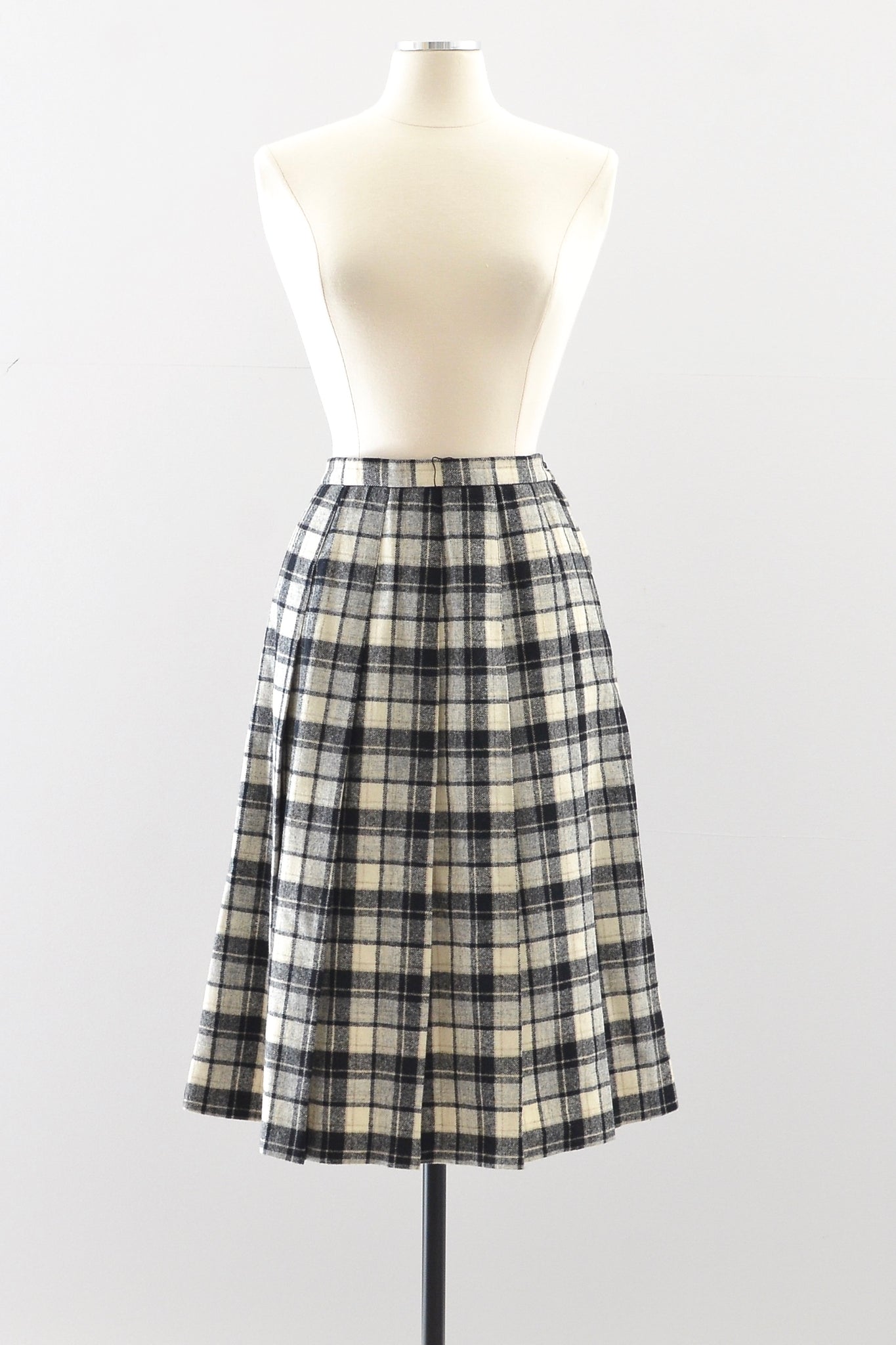 Plaid Skirt / M